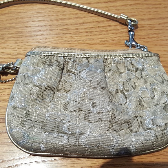 Coach Wristlet NWOT - Picture 1 of 2